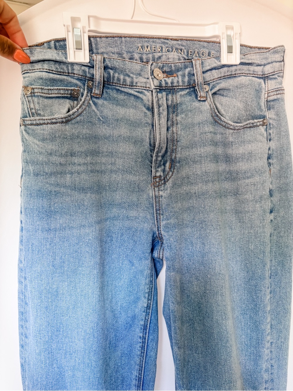 American Eagle Outfitters Light Wash High-Rise Women’s Jeans size 4 LONG